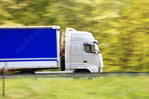 Photo: truck - panning 2 truck - panning 2