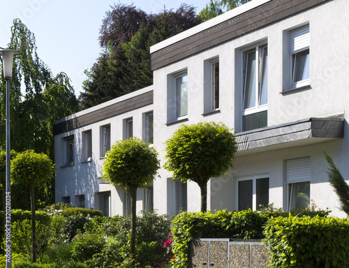 Photo: Mehrfamilienhaus der 70er jahre Mehrfamilienhaus der 70er jahre