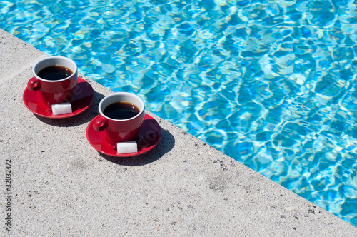 Photo: café en bord de piscine 2 café en bord de piscine 2