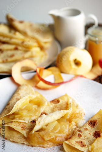 Photo: pfannkuchen und apfelmus pfannkuchen und apfelmus