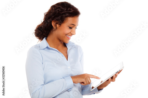 Photo: junge frau mit computer junge frau mit computer