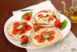 TRE PIADINE AL POMODORO TRE PIADINE AL POMODORO