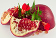 morceaux grenade, fruit, fleurs