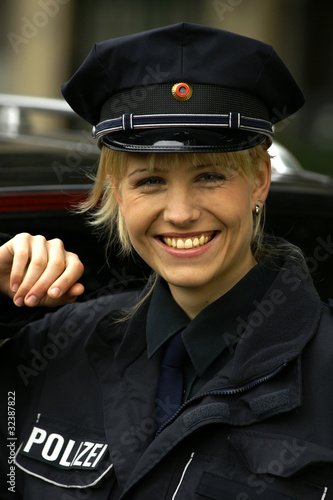 Foto: Lachende Polizistin Lachende Polizistin