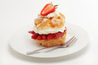 Windbeutel mit Erdbeeren und Sahne