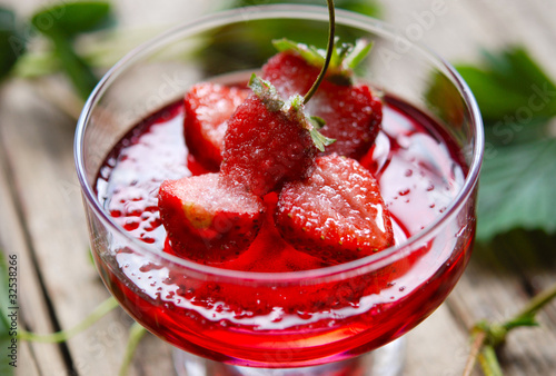 Photo: Götterspeise - Erdbeeren Götterspeise - Erdbeeren
