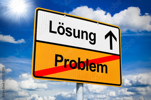 Foto: Ortsschild mit Problem und Lösung Ortsschild mit Problem und Lösung