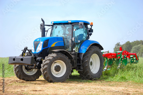 Photo: tractor tractor