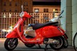 roter Motorroller