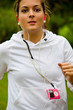 Photo: Primer plano mujer corriendo Primer plano mujer corriendo