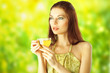 Foto: Beautiful Girl Drinking Healthy Green Tea Beautiful Girl Drinking Healthy Green Tea