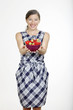 Frau mit Erdbeeren