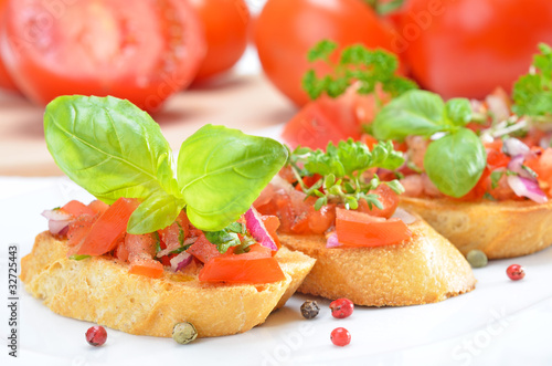 Photo: Frische Bruschette mit Basilikum Frische Bruschette mit Basilikum