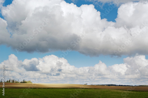 Photo: Sunlight above field. Sunlight above field.