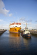 ����: Container ship with tug boat in lock � gigra #32752648