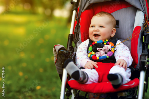 Photo: Baby in sitting stroller Baby in sitting stroller