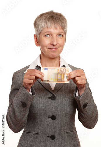 Photo: Frau hält 50 Euro Frau hält 50 Euro