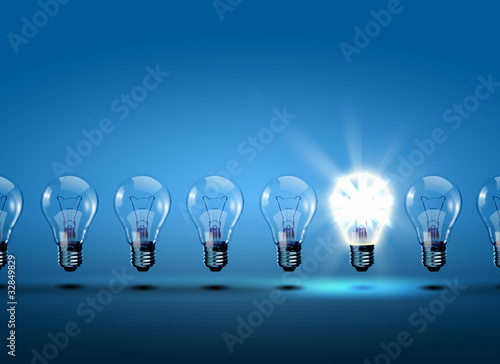 Illustrazione: row of light bulbs row of light bulbs