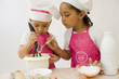 Photo: Cuisine - enfants préparant un gâteau Cuisine - enfants préparant un gâteau
