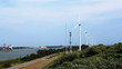 Windkraft und Hafen 03