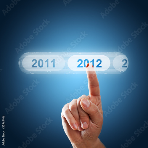 Foto: Finger wählt per Touchscreen 2012 aus Finger wählt per Touchscreen 2012 aus