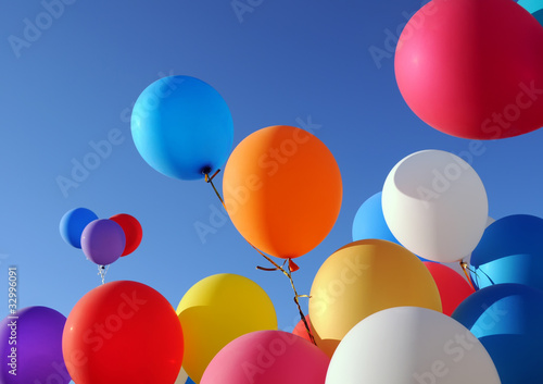 Foto: multicolored balloons multicolored balloons