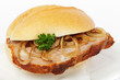 Brötchen mit Spießbraten im Brötchen