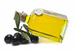 Frasca con aceite de oliva virgen extra y olivas negras.