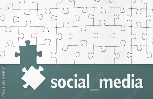 Illustration: Puzzle mit Social Media Puzzle mit Social Media