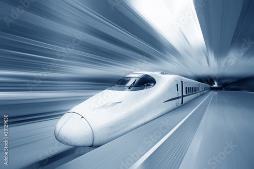 Foto: Fast train with motion blur. Fast train with motion blur.