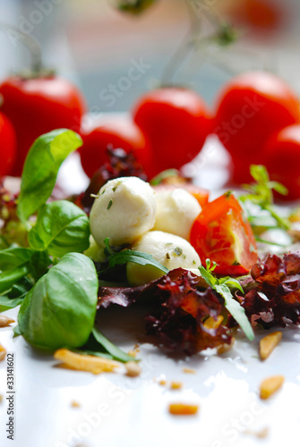 Photo: salat - tomaten - mozzarella salat - tomaten - mozzarella