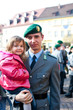 Soldat mit dem Kind