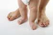 pies madre y hijo