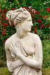 Statue der Venus im Rosengarten