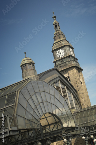 Photo: Clock tower of the main railwai station in Hamburg, Germany Clock tower of the main railwai station in Hamburg, Germany