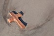 Holzkreuz am Meer