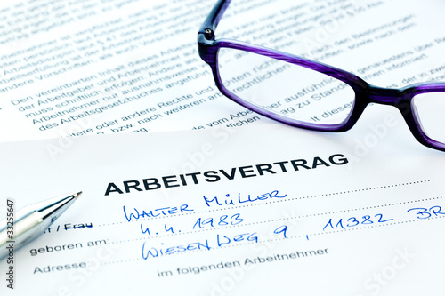 Foto: Arbeitsvertrag in deutscher Sprache Arbeitsvertrag in deutscher Sprache