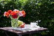 Teetrinken im Garten