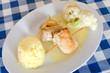 Hähnchenroulade mit Blumenkohl an Kartoffelpüree
