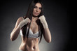 Foto: beautiful woman boxer portrait beautiful woman boxer portrait