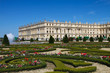 jardin fleuri au chateau de versailles