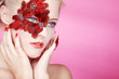 Photo: Beauty mit Federn am Auge, Augen blicken auf Ihren Text, quer Beauty mit Federn am Auge, Augen blicken auf Ihren Text, quer