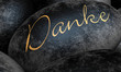 Illustration: Schwarze Steine mit Text - Danke Schwarze Steine mit Text - Danke
