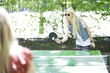 Mädels spielen Tischtennis