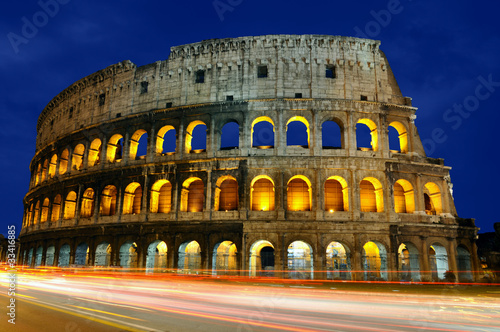 Foto: The Colosseum in Rome at dusk The Colosseum in Rome at dusk