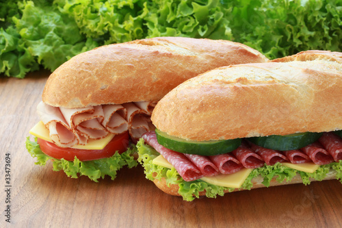 Photo: Baguettes belegt mit Salami und Schinken Baguettes belegt mit Salami und Schinken