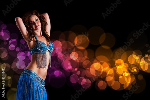 Foto: wunderschöne orientalische Tänzerin wunderschöne orientalische Tänzerin