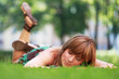 junge Frau im Park