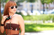 junge Frau im Park