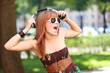junge Frau im Park